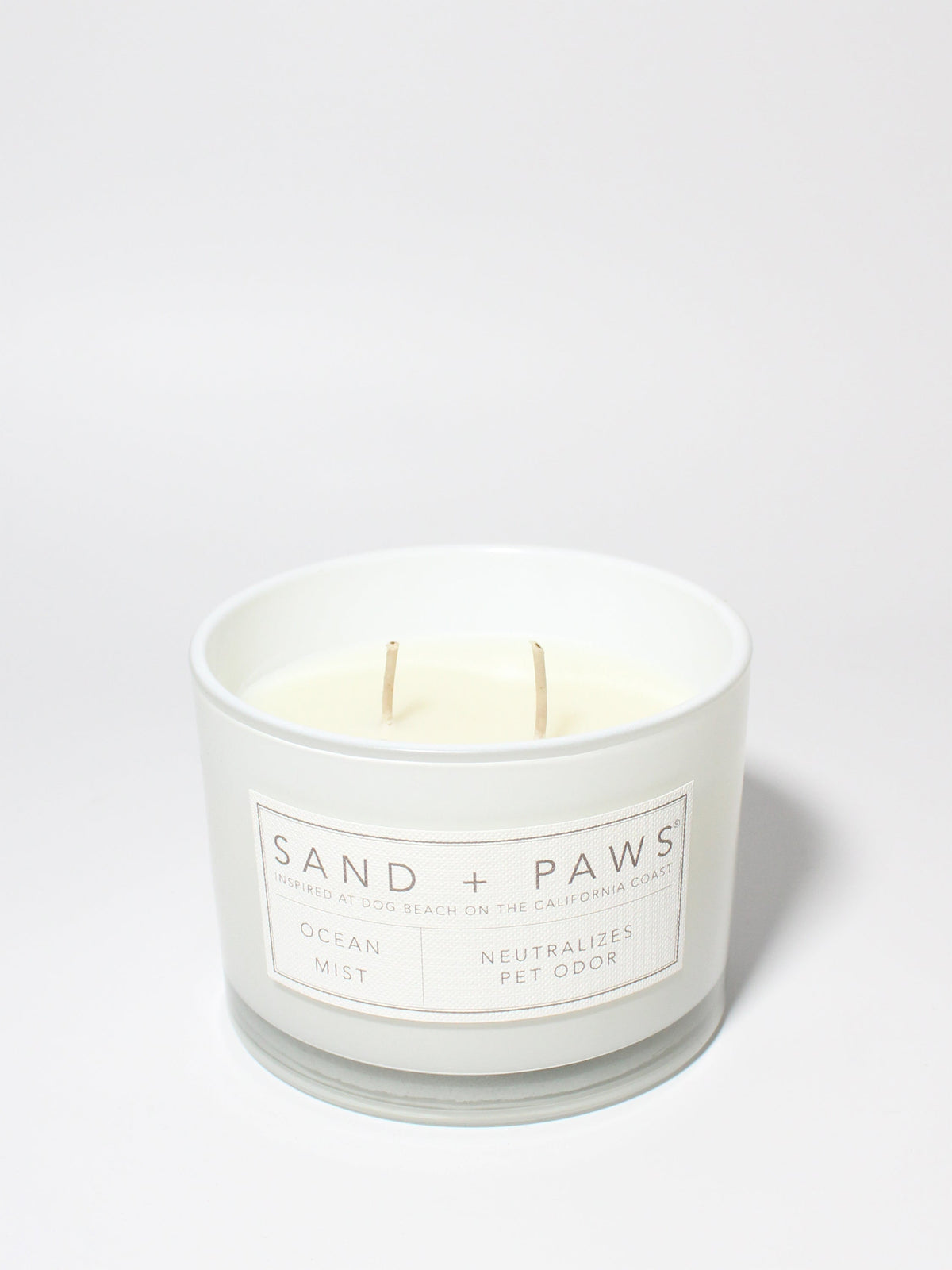 Sand + Paws Ocean Mist 12 oz aromatic scented candle