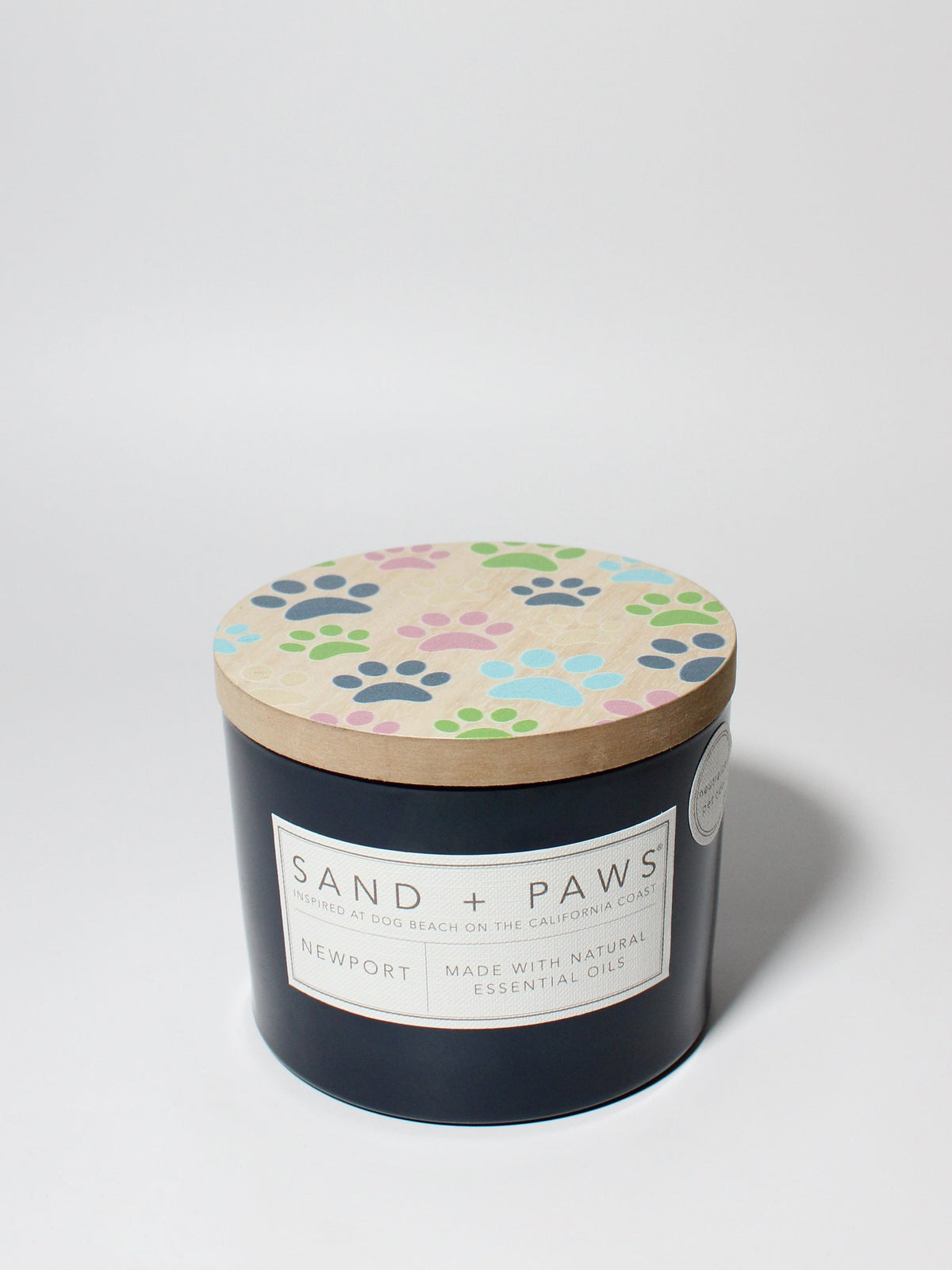Sand + Paws Newport 12 oz aromatic scented candle