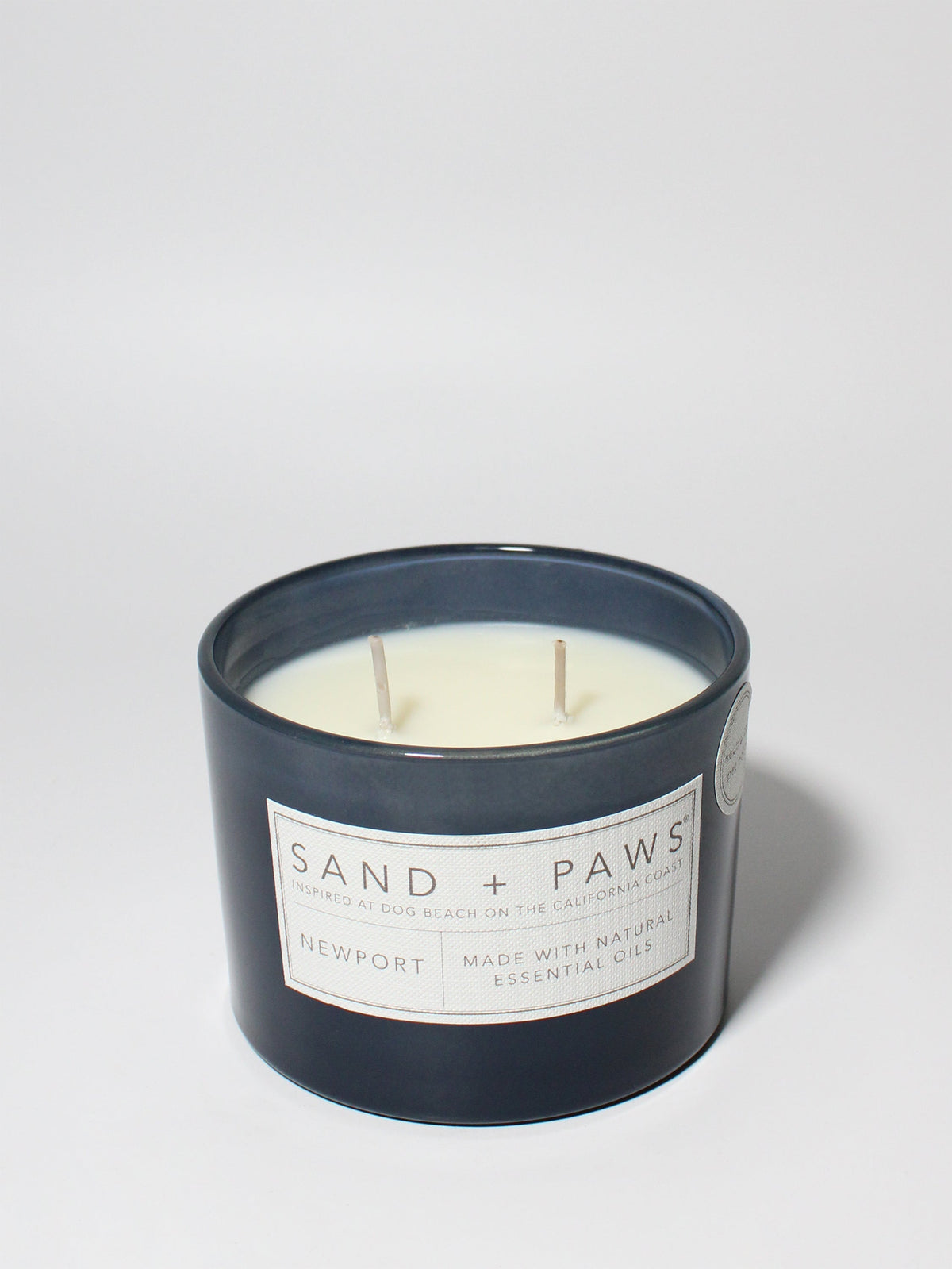 Sand + Paws Newport 12 oz aromatic scented candle