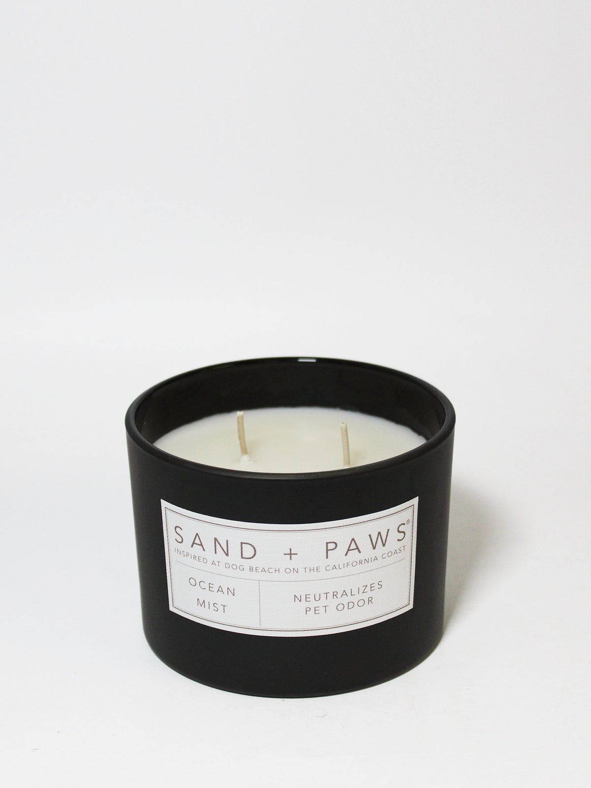 Sand + Paws Ocean Mist 12 oz aromatic scented candle