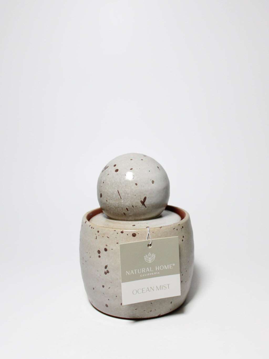 Ocean Mist Natural Home 13 oz aromatic scented candle