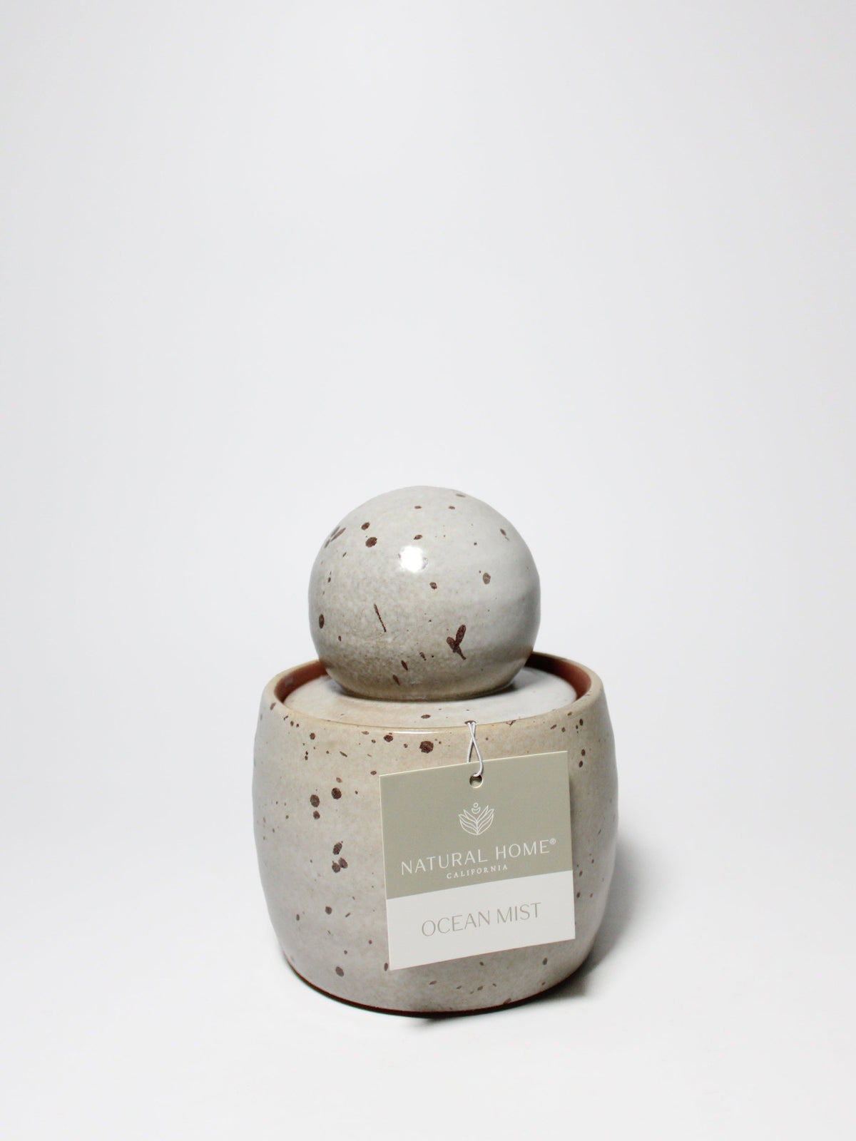Ocean Mist Natural Home 13 oz aromatic scented candle