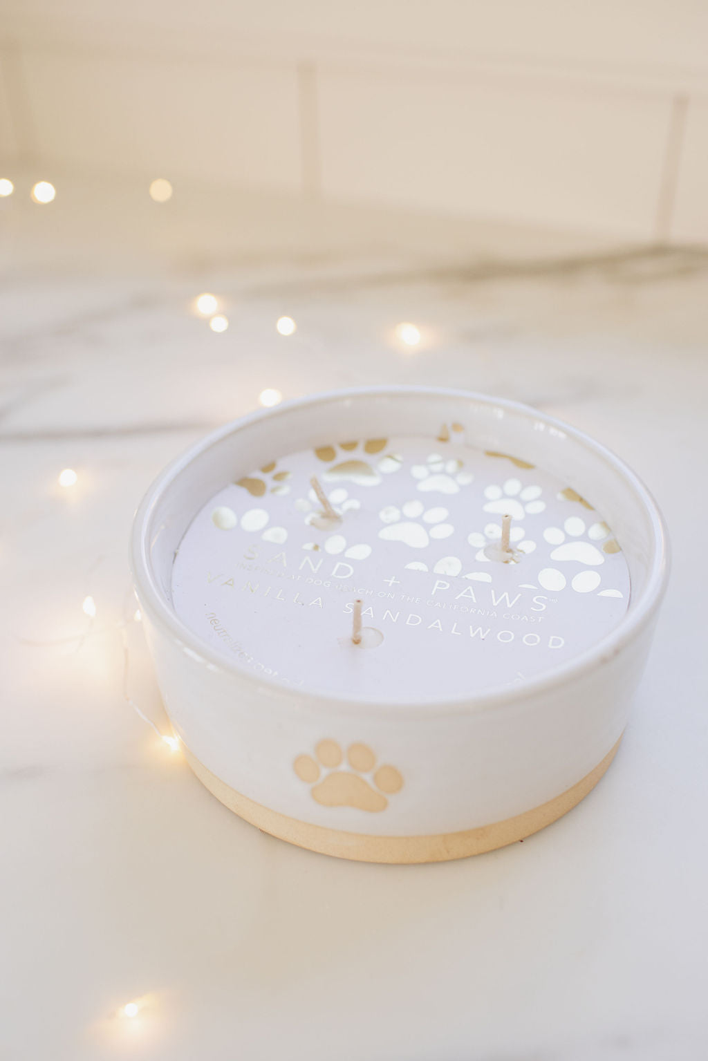 Sand + Paws Vanilla Sandalwood 12 oz aromatic scented candle