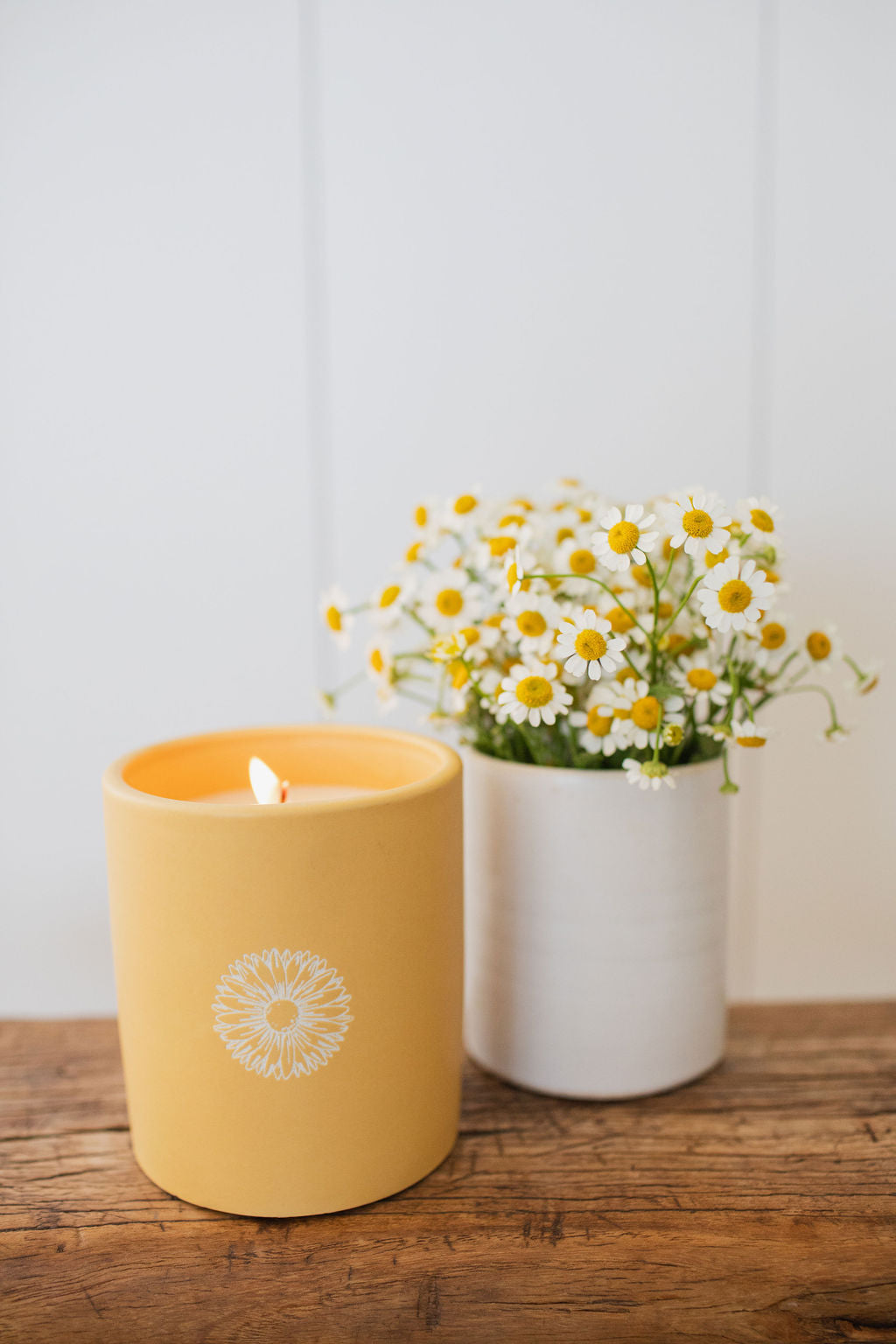 Sun Washed Citrus 12 oz aromatic scented candle