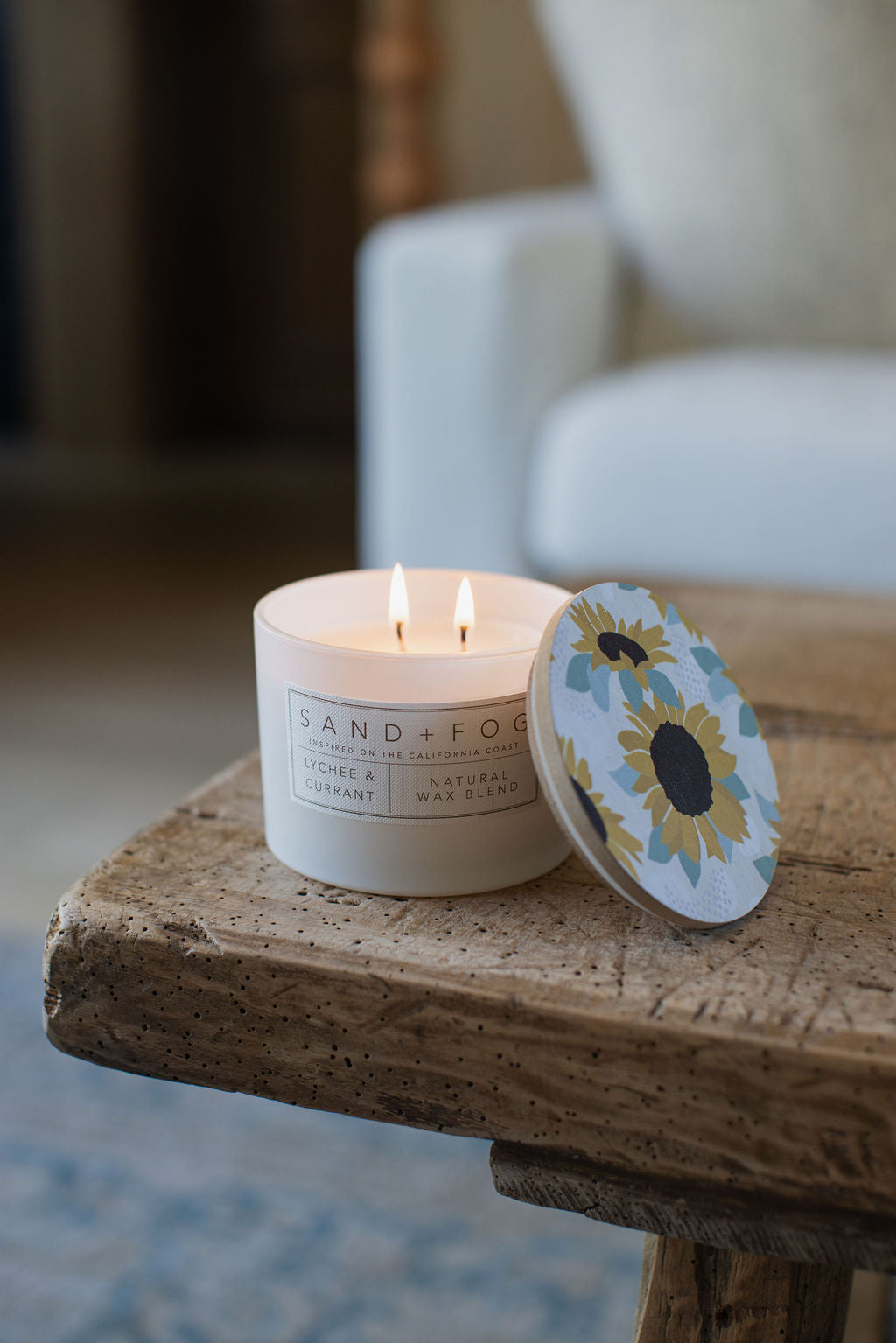 Lychee & Currant 12 oz aromatic scented candle
