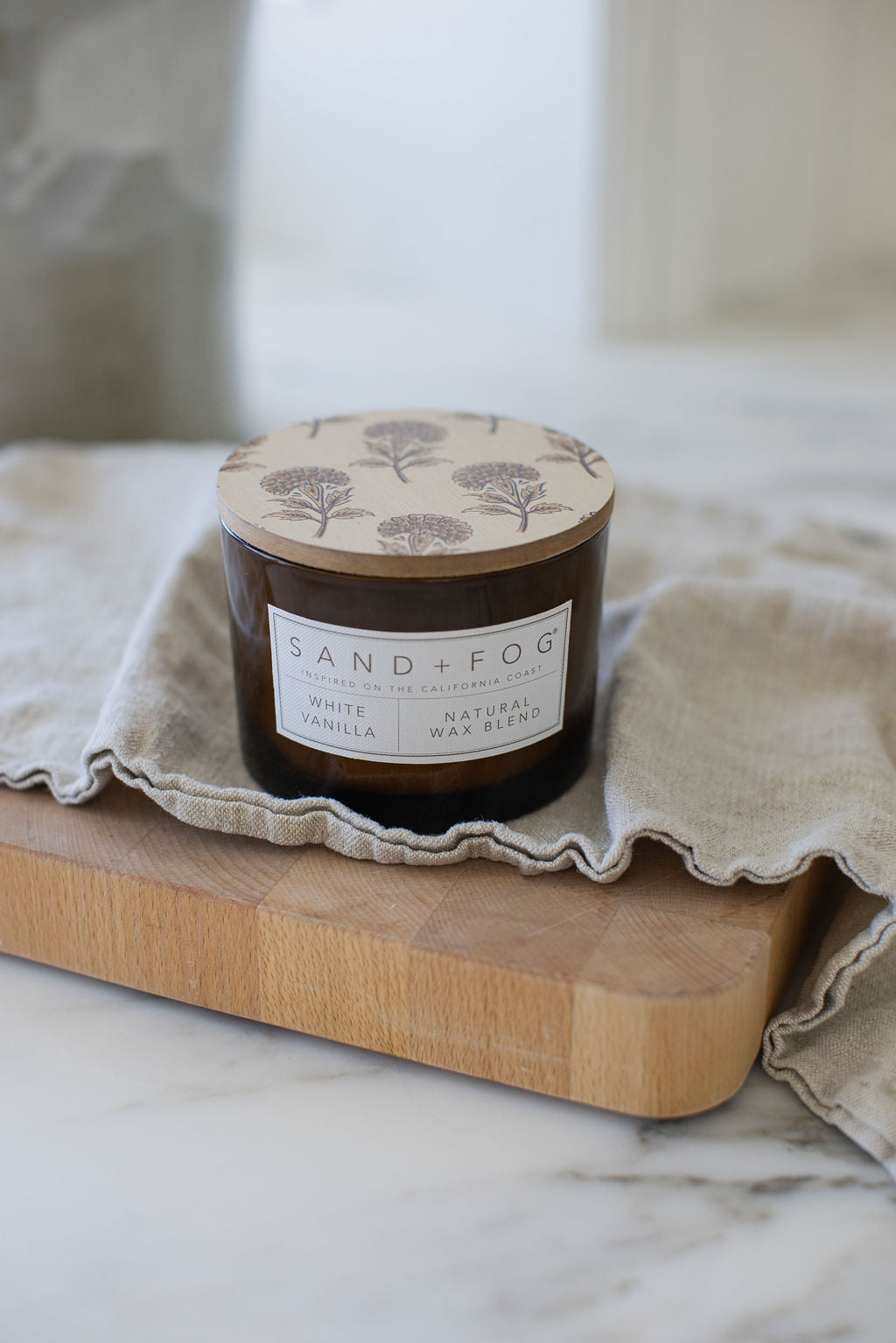 White Vanilla 12 oz aromatic scented candle