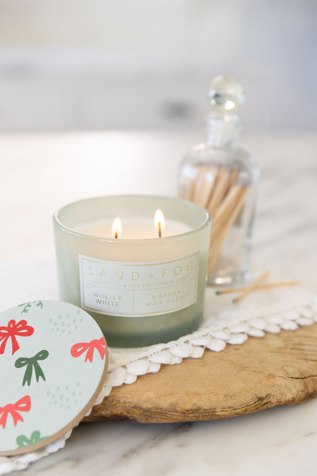 Winter White 12 oz aromatic scented candle