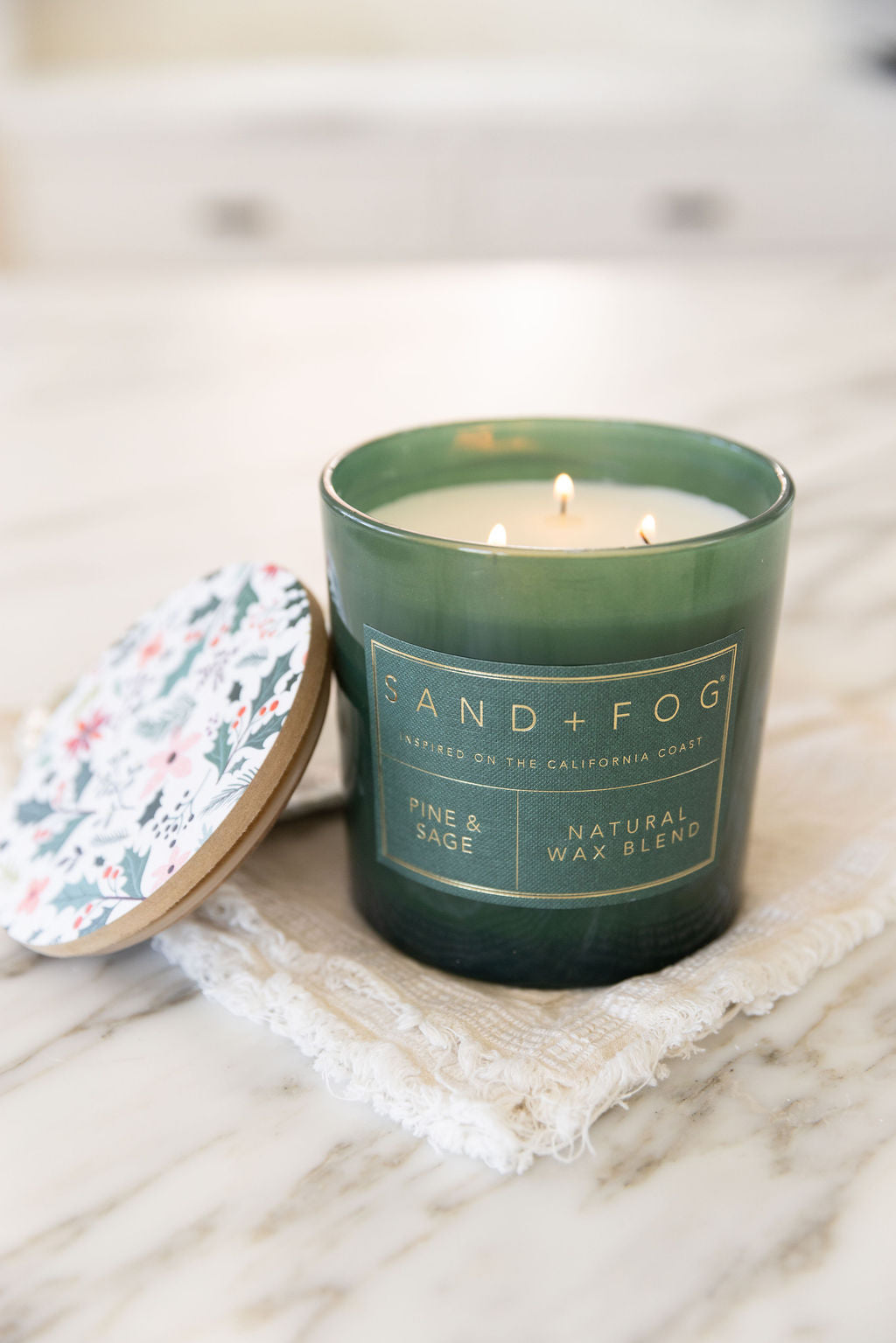 Pine & Sage 21 oz aromatic scented candle