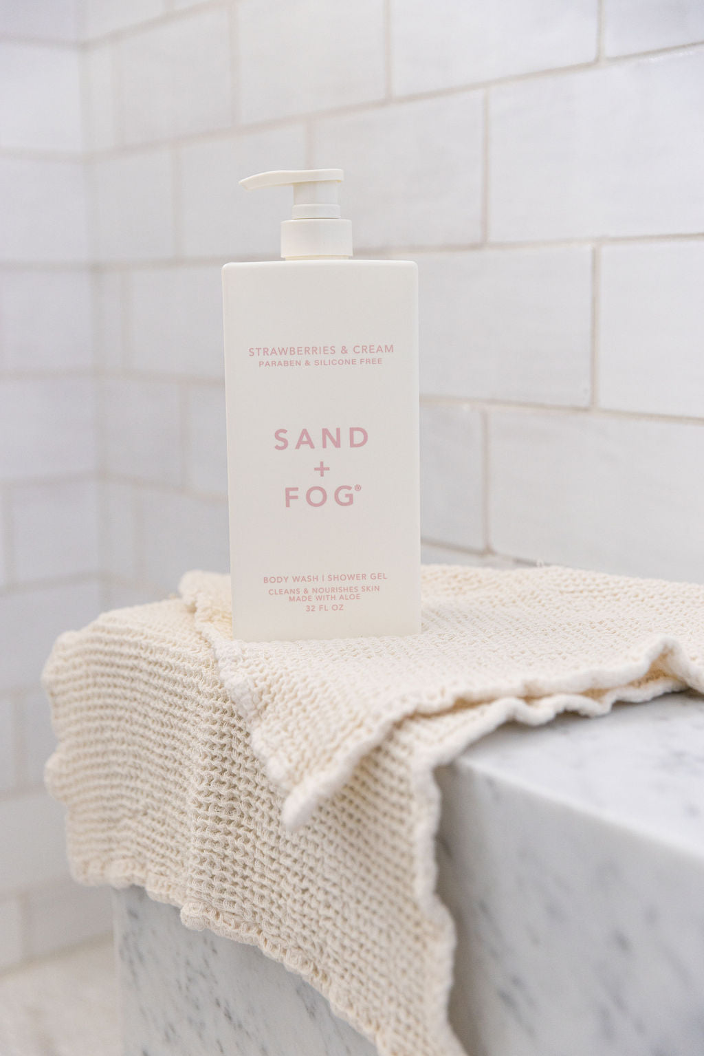 Strawberries & Cream 32 oz Nourishing Body Wash
