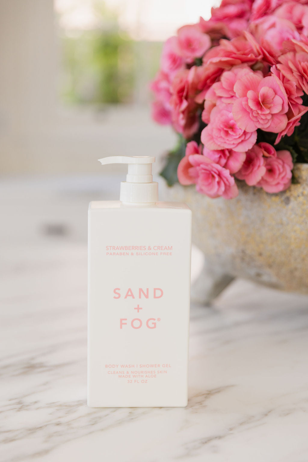 Strawberries & Cream 32 oz Nourishing Body Wash
