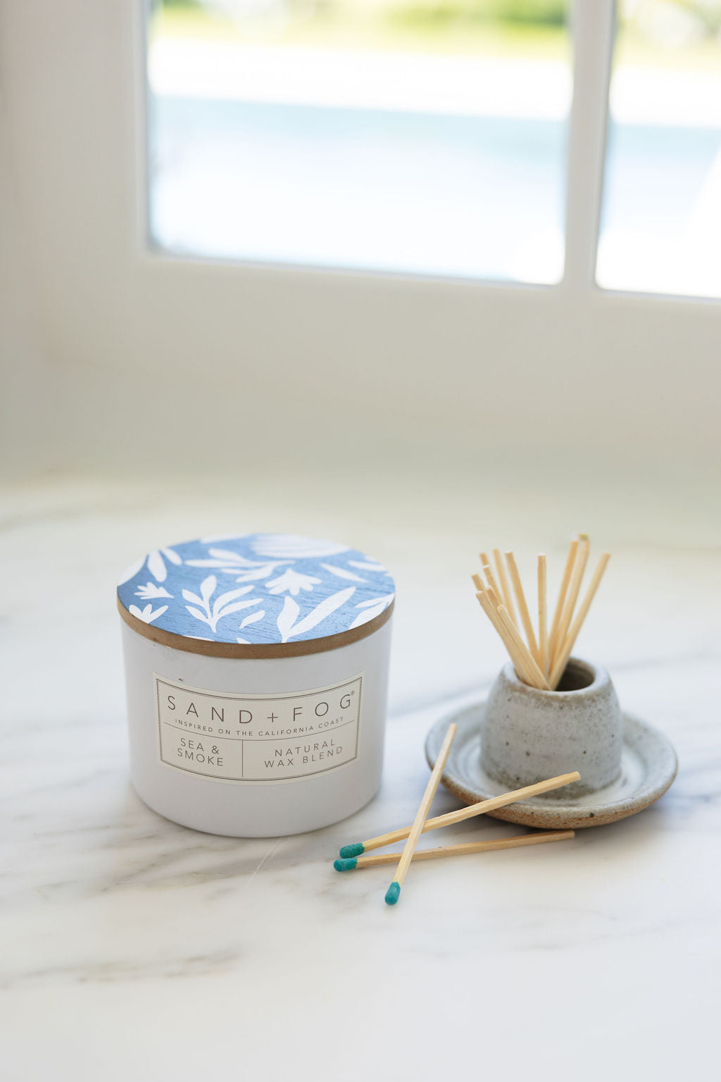 Sea & Smoke 12 oz aromatic scented candle