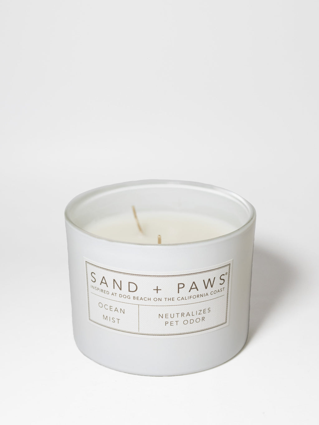 Sand + Paws Ocean Mist 12 oz aromatic scented candle